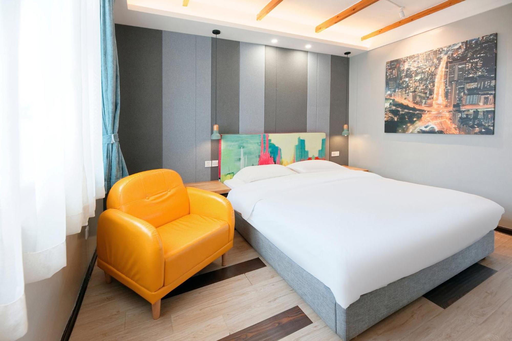 The Cloudland International Youth Hostel Close To The City Center,10 Min Walks To The Subway, Close To The Night Market, Old Street, Green Lake, English-Speaking Service, Free Activity Convenient Payment And Visa Cards Are Accepted Kunming Esterno foto