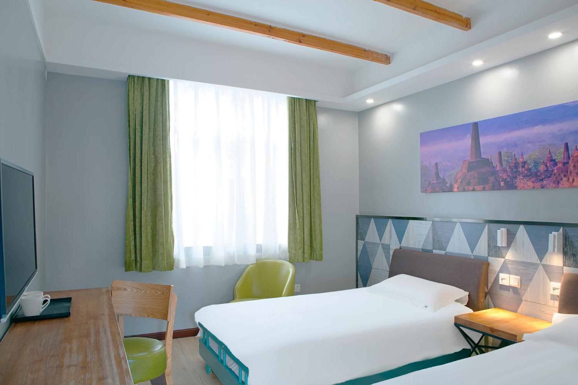 The Cloudland International Youth Hostel Close To The City Center,10 Min Walks To The Subway, Close To The Night Market, Old Street, Green Lake, English-Speaking Service, Free Activity Convenient Payment And Visa Cards Are Accepted Kunming Esterno foto