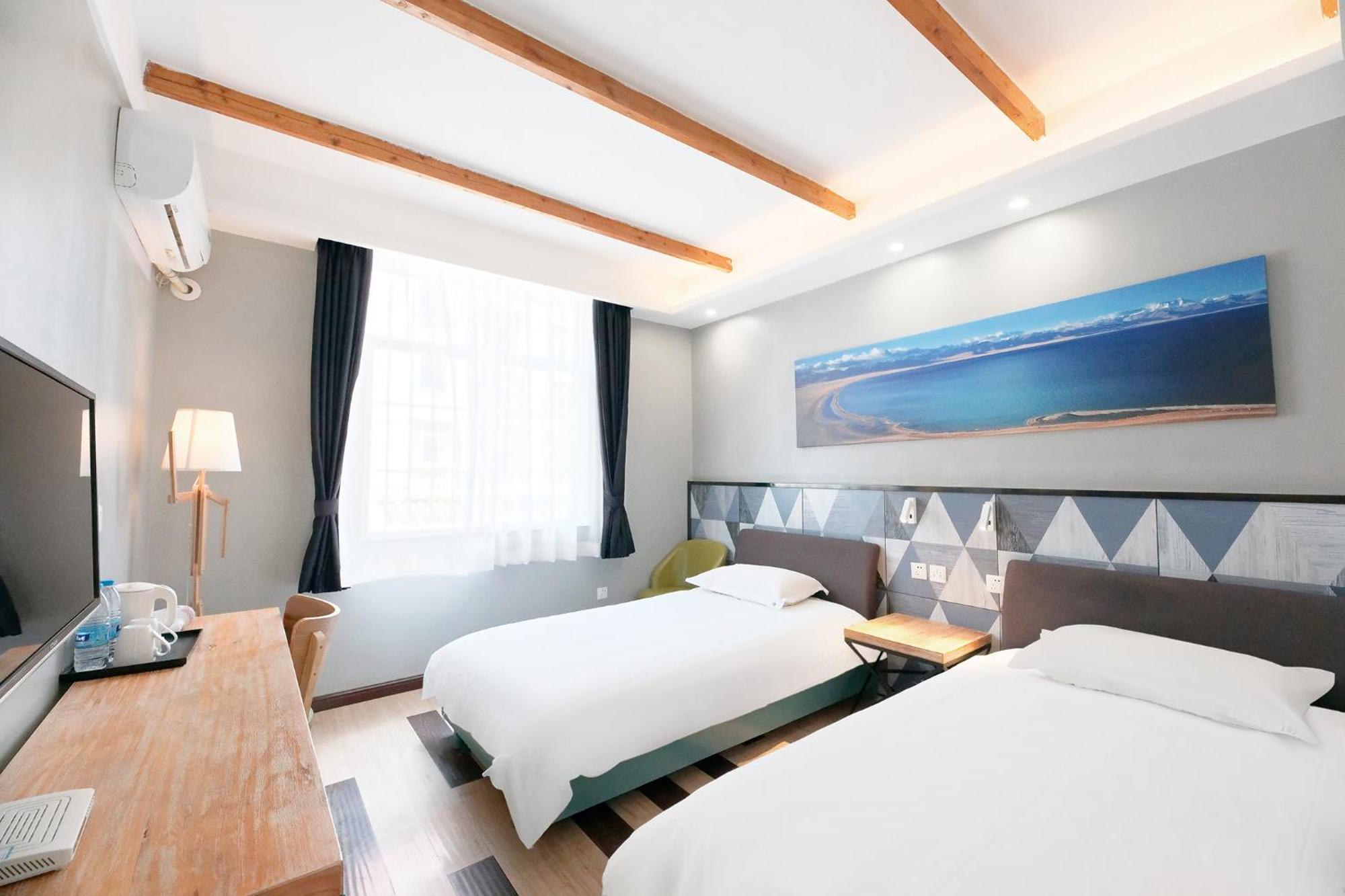 The Cloudland International Youth Hostel Close To The City Center,10 Min Walks To The Subway, Close To The Night Market, Old Street, Green Lake, English-Speaking Service, Free Activity Convenient Payment And Visa Cards Are Accepted Kunming Esterno foto