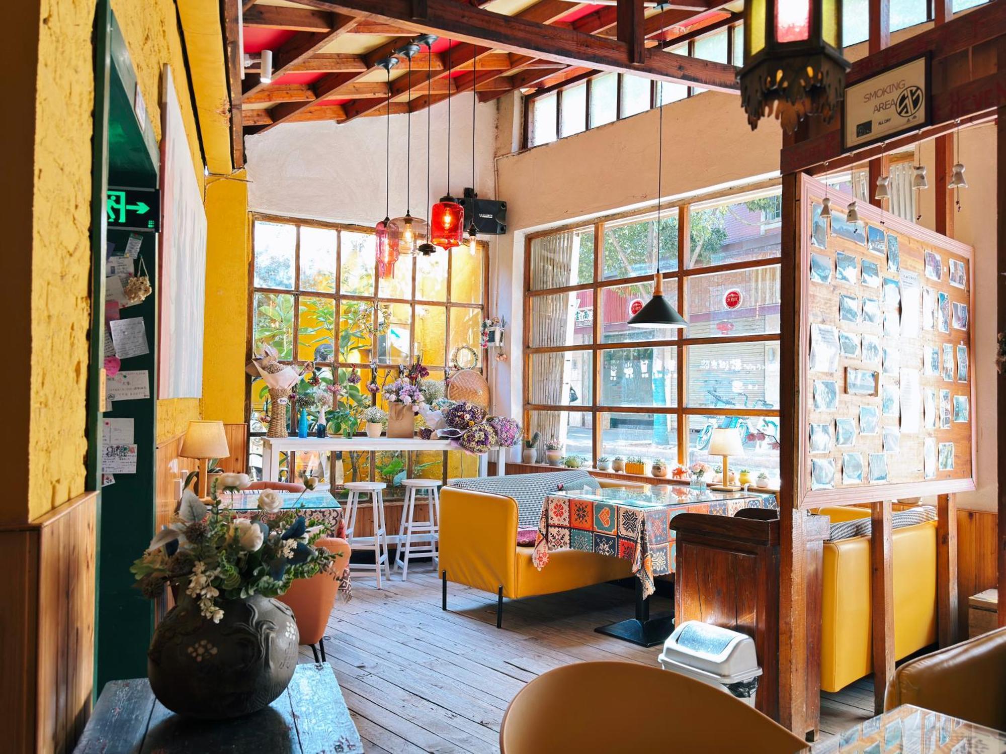 The Cloudland International Youth Hostel Close To The City Center,10 Min Walks To The Subway, Close To The Night Market, Old Street, Green Lake, English-Speaking Service, Free Activity Convenient Payment And Visa Cards Are Accepted Kunming Esterno foto