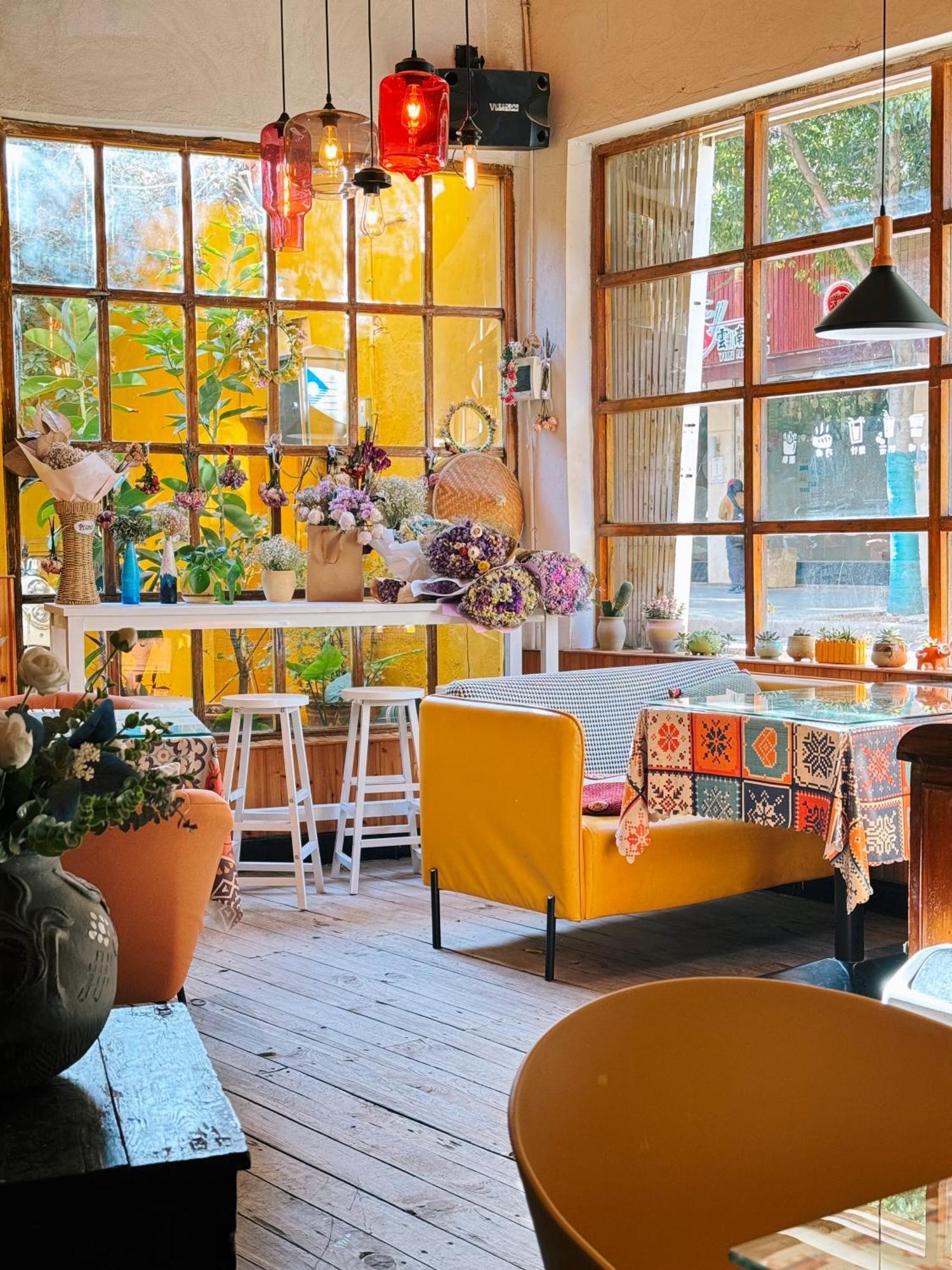 The Cloudland International Youth Hostel Close To The City Center,10 Min Walks To The Subway, Close To The Night Market, Old Street, Green Lake, English-Speaking Service, Free Activity Convenient Payment And Visa Cards Are Accepted Kunming Esterno foto